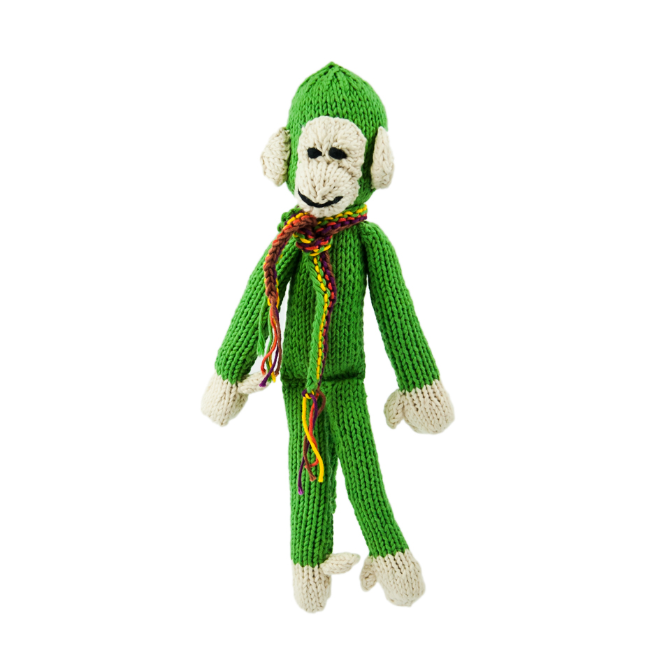 JOSEPH, le doudou singe à longues pattes de Studio Matongé en coton bio certifié GOTS est tricoté main au Kenya par une coopérative favorisant le travail et l'autonomie des femmes en milieu rural, et ça... ça rend JOSEPH le singe encore plus joyeux!
Le singe JOSEPH est disponible en 2 tailles S & M et en de nombreuses couleurs  (ici en vert prairie taille S).