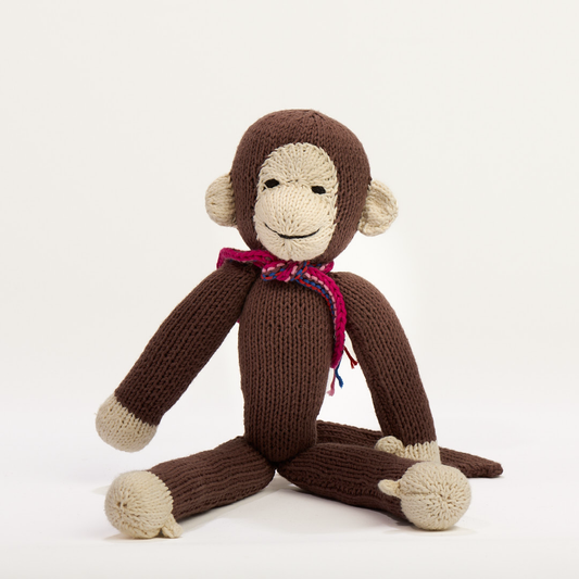 Le singe JOSEPH est disponible en 2 tailles S & M et en de nombreuses couleurs  (ici en marron taille M).