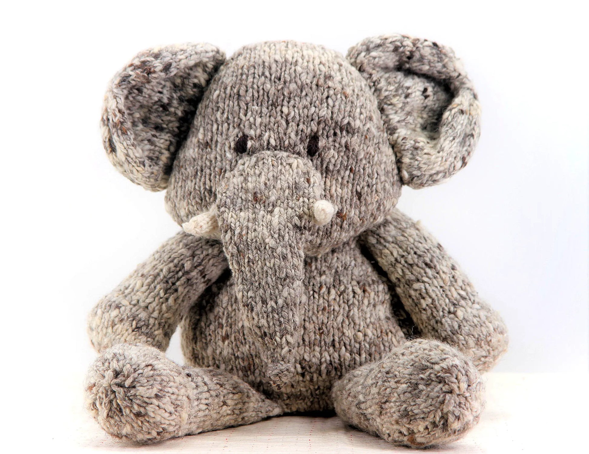 Peluche éléphant gris en laine bio éco-responsable - HANNIBAL - Studio Matongé