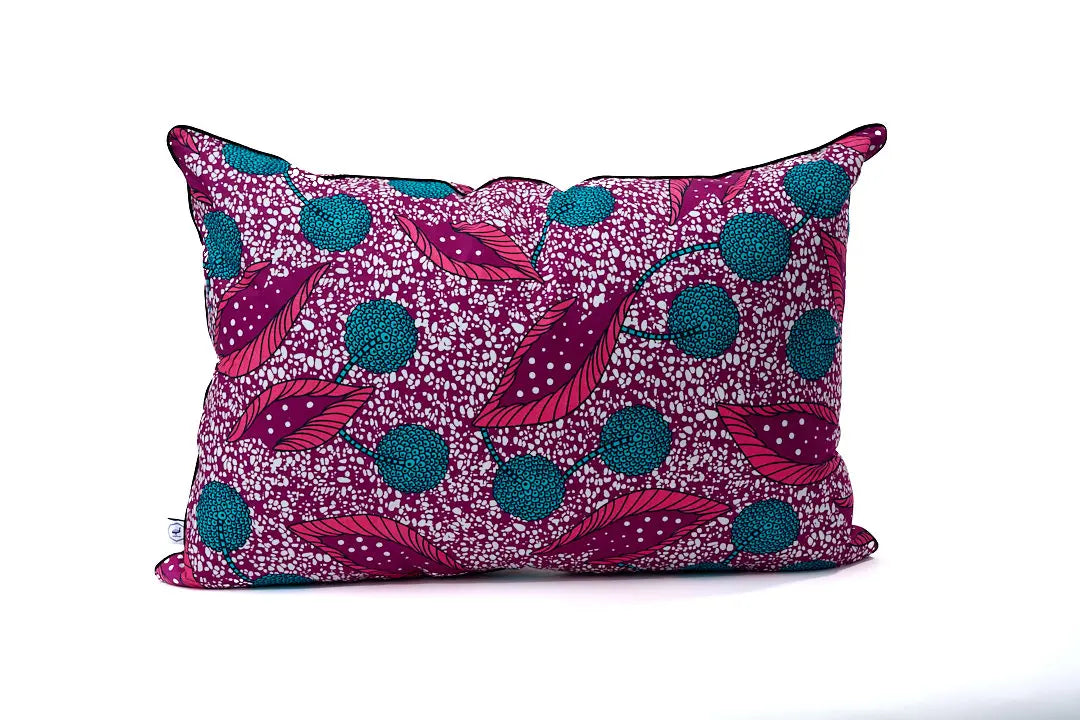 Housse de coussin zippée rectangle 40 x 60 cm en coton - wax africain -  LINDEN. Multicolore : magenta, bleu turquoise.