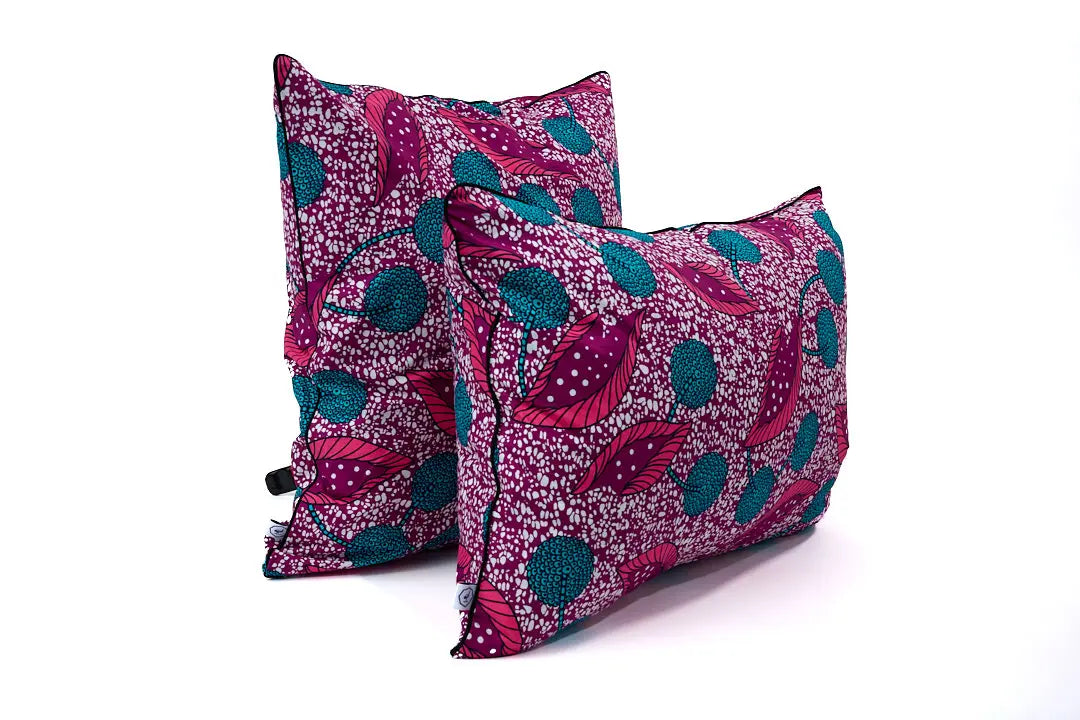 Housses de coussin zippées rectangle 40 x 60 cm et carrée 50 x 50 cm en coton - wax africain -  LINDEN. Multicolore : magenta, bleu turquoise.