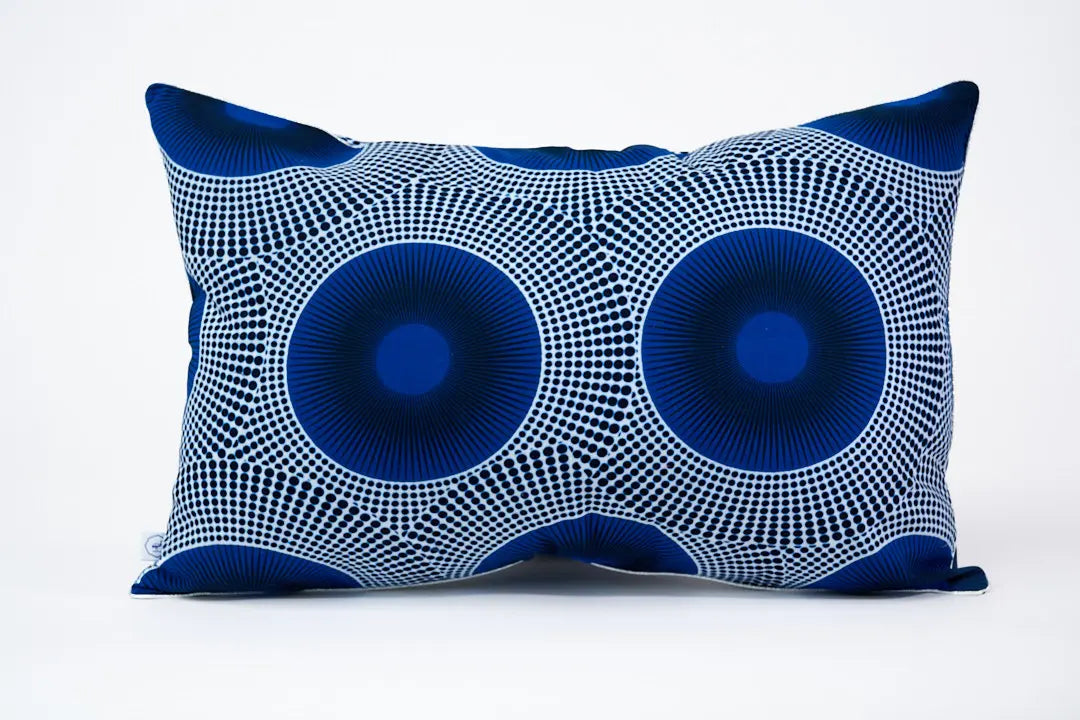 Housse de coussin éthnique - Wax bleu et blanc -40 x 60 cm - WAALI - Studio Matongé